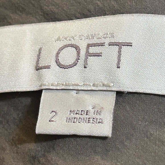 LOFT sleeveless, knee-length dress in a muted green or khaki color.size 2/XS - Picture 6 of 7